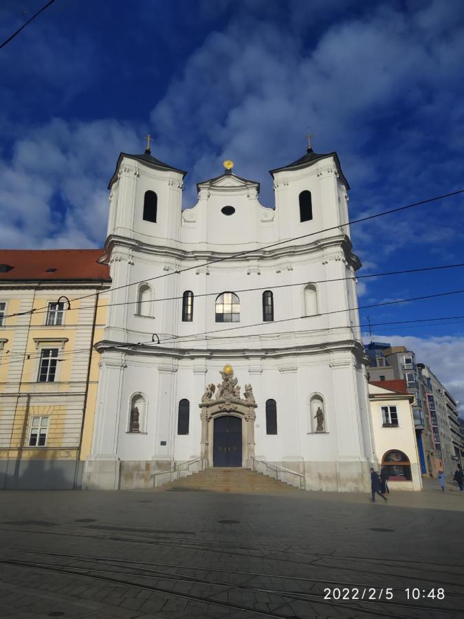 Krasny Byt S Vyhladmi V Historickom Centre Bratislava Exteriör bild