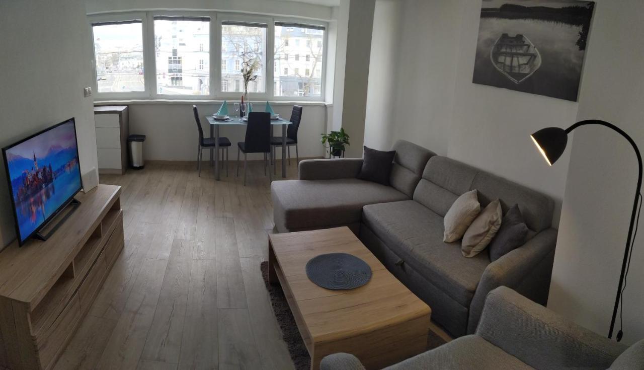Krasny Byt S Vyhladmi V Historickom Centre Bratislava Exteriör bild